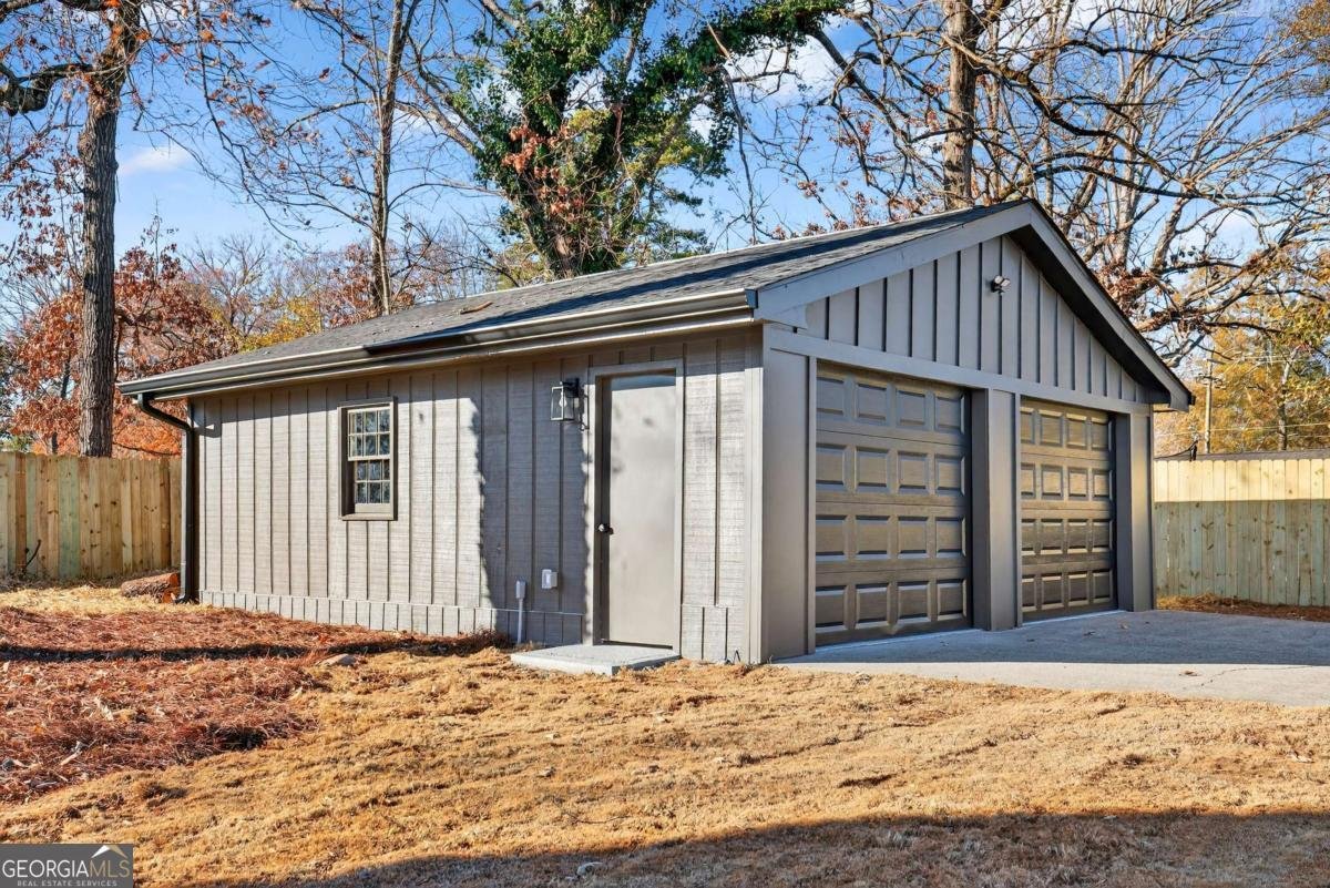 2720 Ivanhoe Lane Smyrna - 33