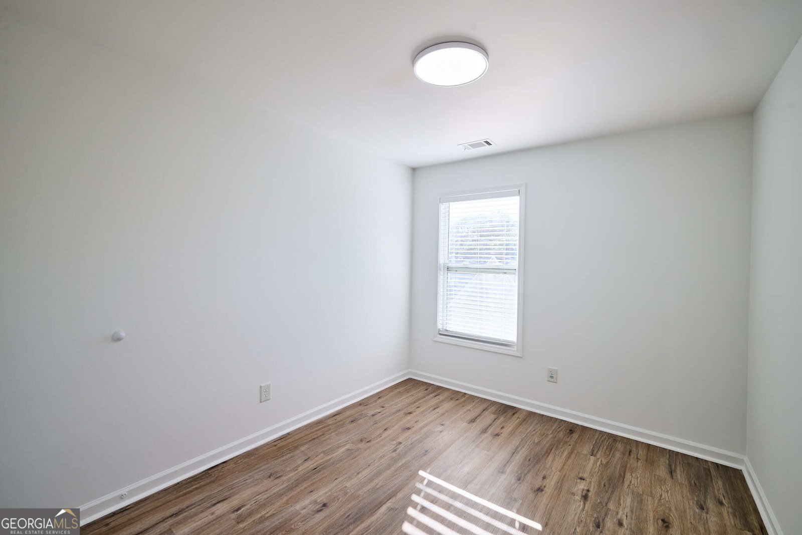 1930 DILCREST Drive Duluth - Photo 11