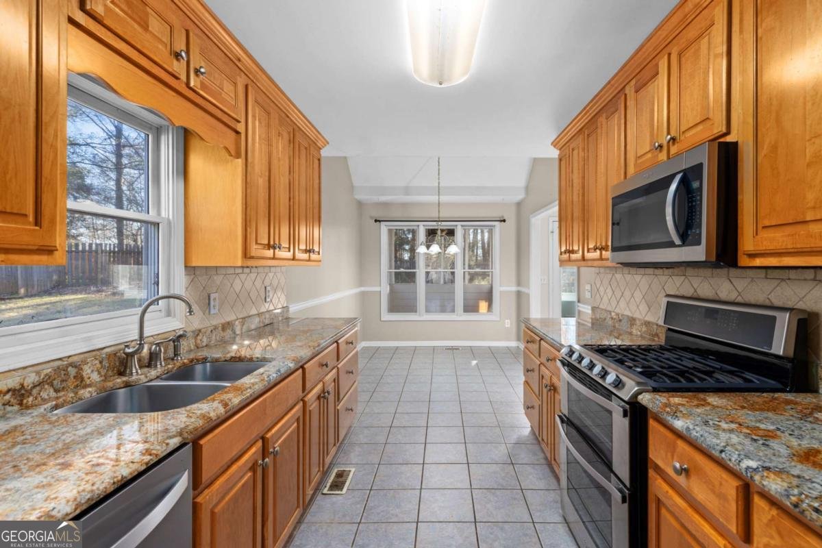 805 Springharbor Court Woodstock - Photo 18