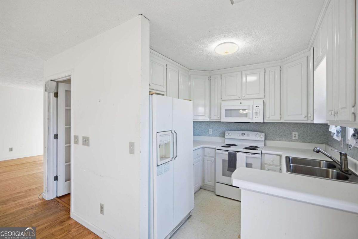 655 Kelley Road Cleveland - Photo 12