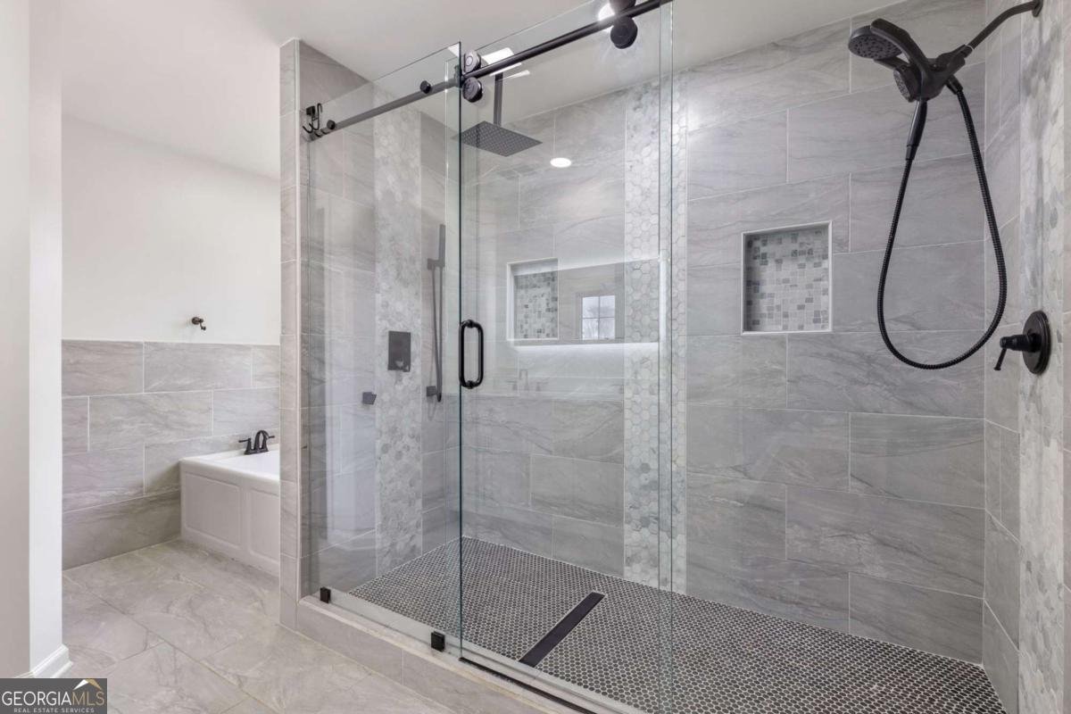 808 Valbrook Court Lilburn - Photo 14