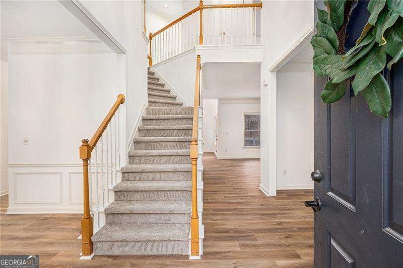 200 Ridge Bluff Lane Suwanee - Photo 1