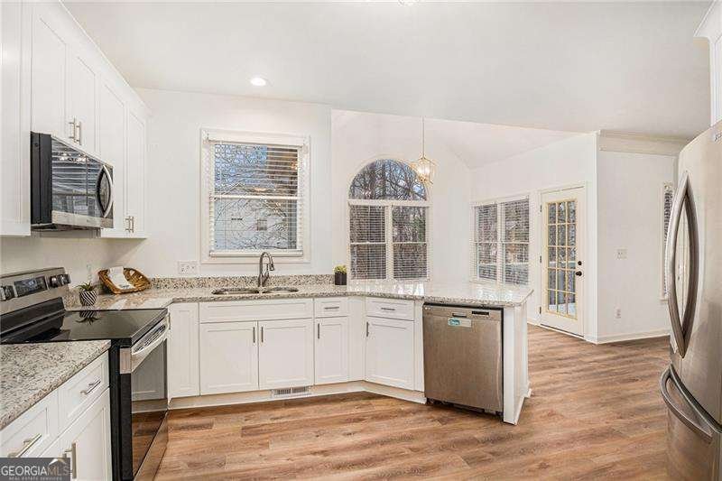 200 Ridge Bluff Lane Suwanee - Photo 6