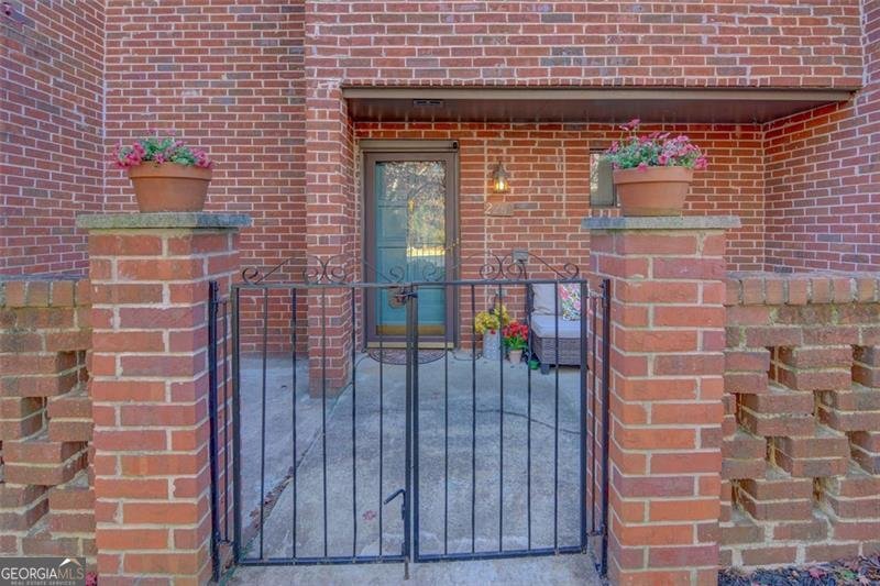 2260 Pernoshal Dunwoody - Photo 1