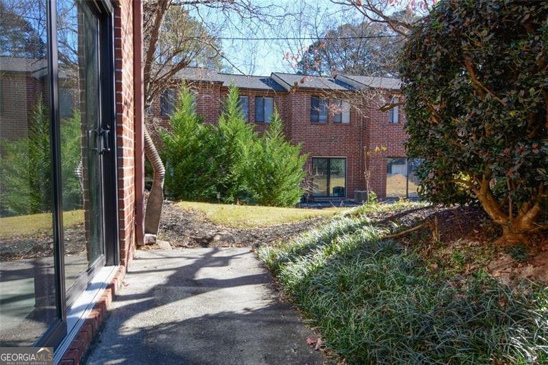 2260 Pernoshal Dunwoody - Photo 13