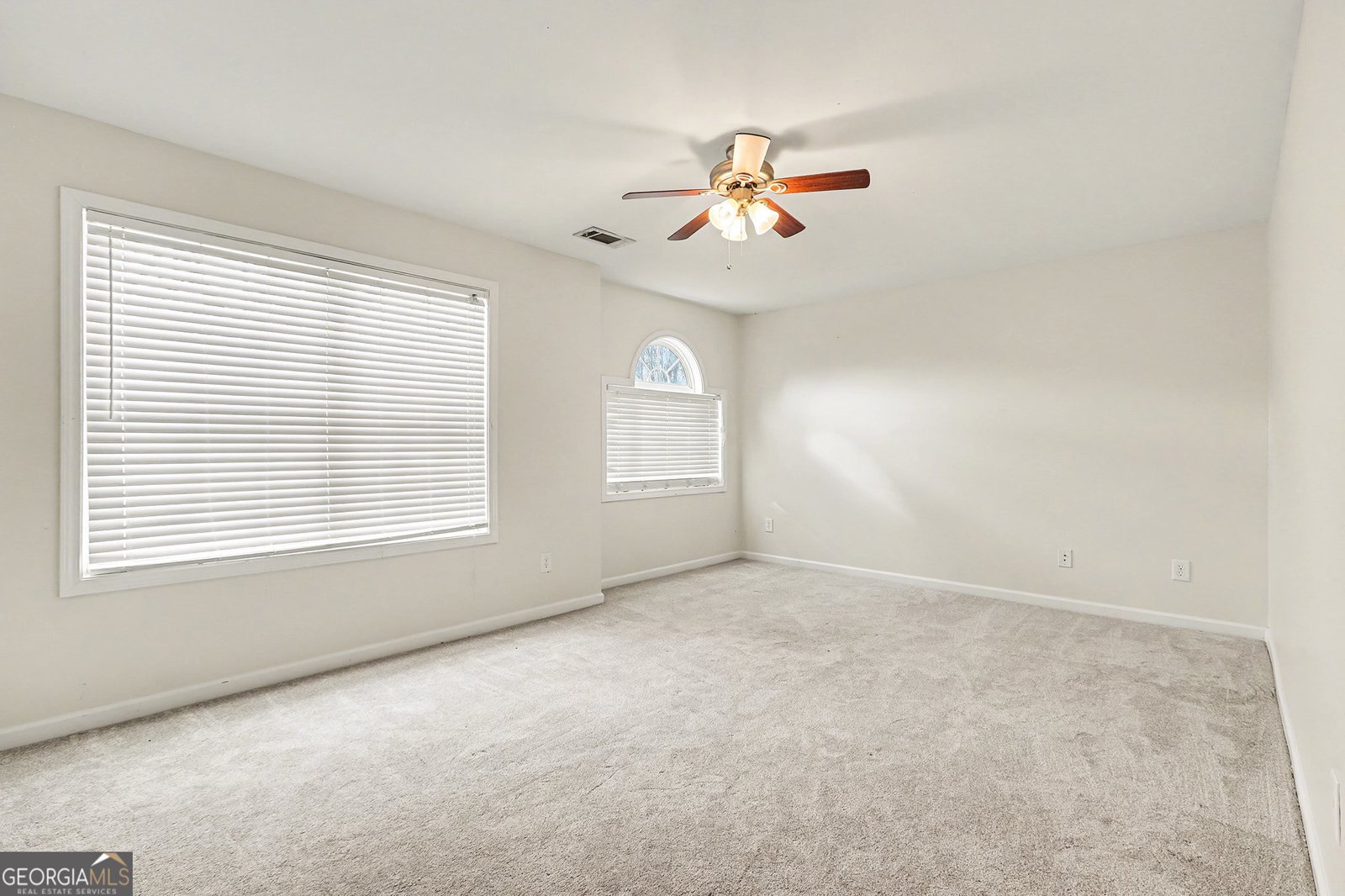 8860 Penbrooke Court Cumming - Photo 12