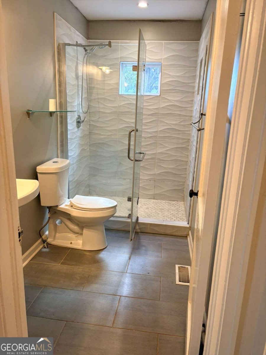 1918 Spring Avenue East Point - Photo 11