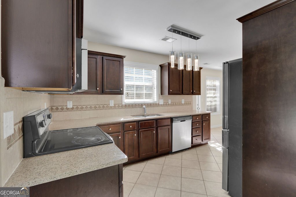 5642 Elwood Circle Flowery Branch - Photo 10