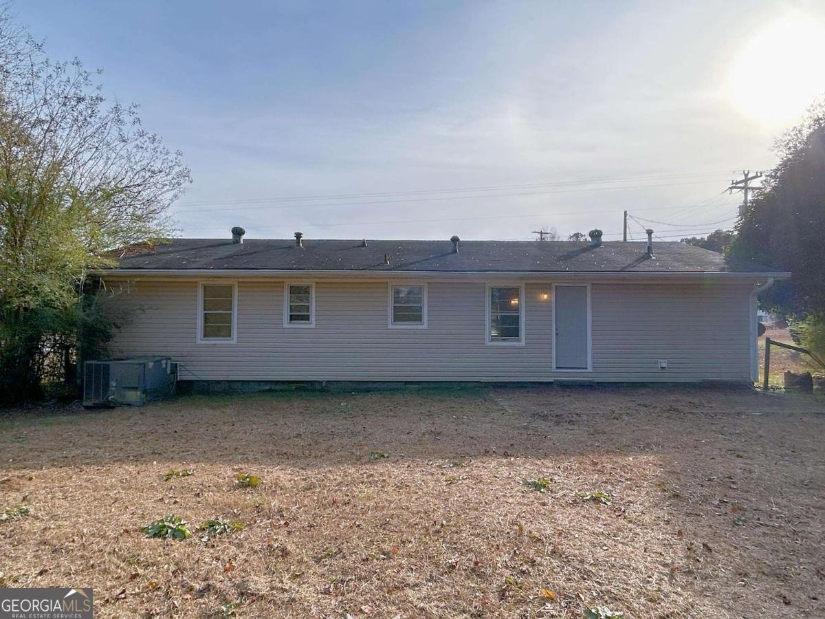 523 Vineyard Road Griffin - Photo 16