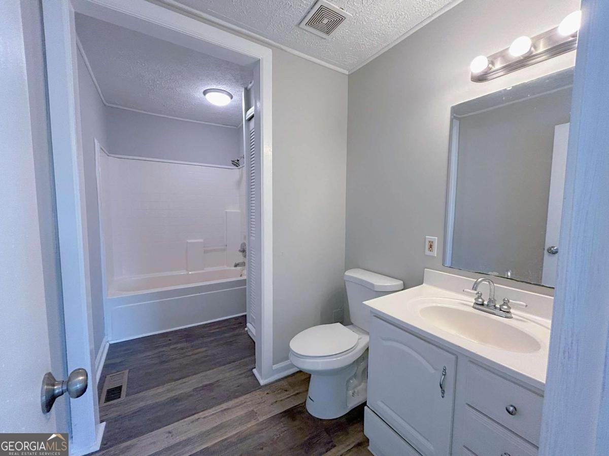 523 Vineyard Road Griffin - Photo 9