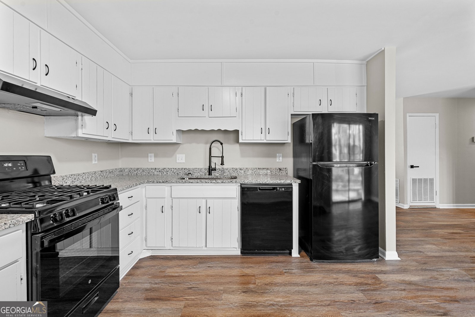 6955 Hassana Lane Fairburn - Photo 11