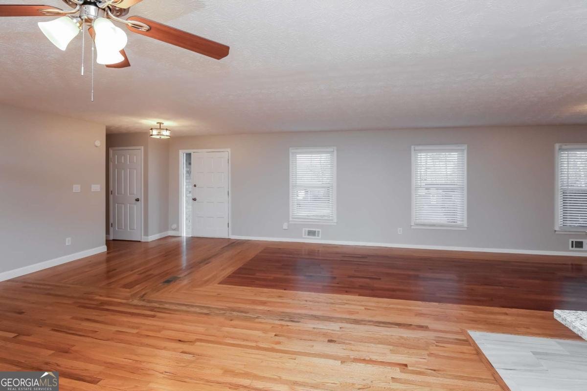 282 Somerset Court Lawrenceville - Photo 8