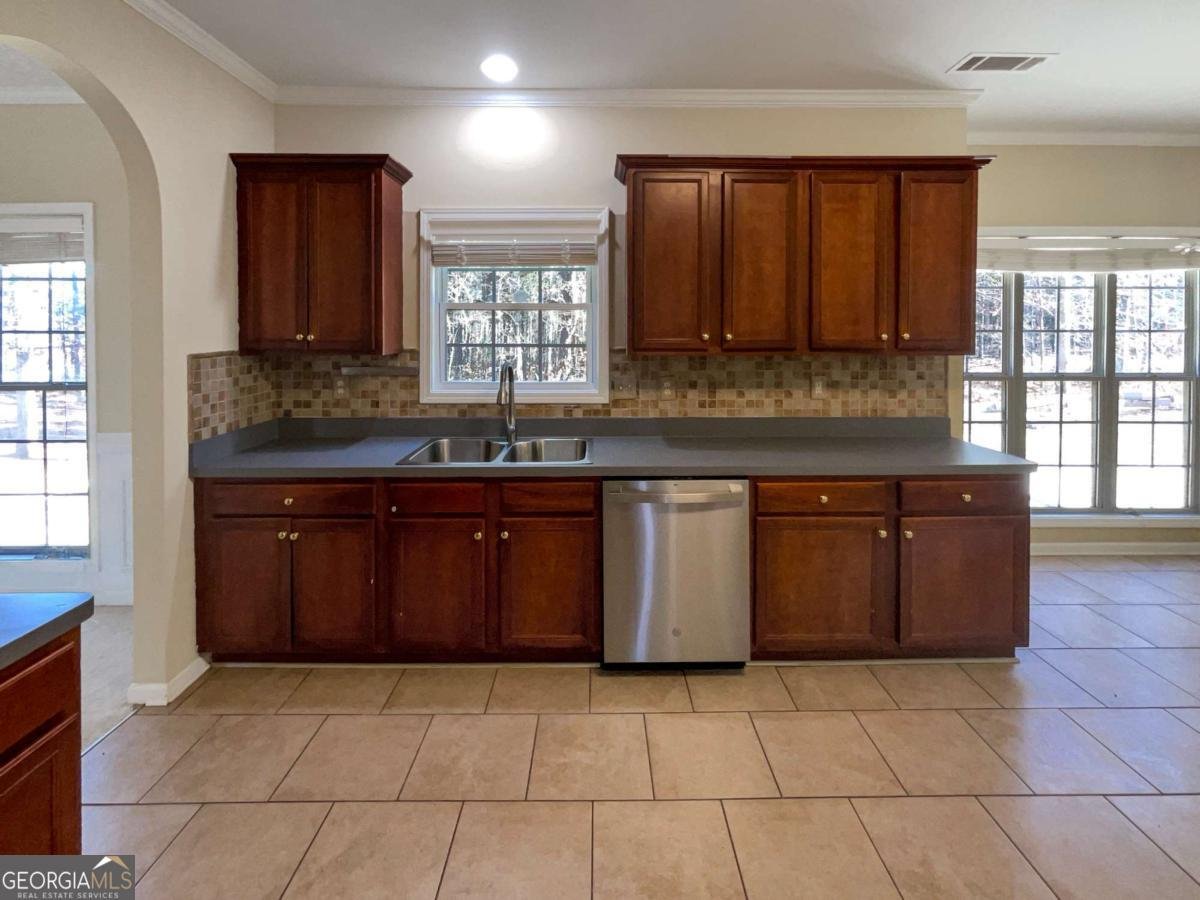 1211 Saxony Drive Conyers - Photo 6