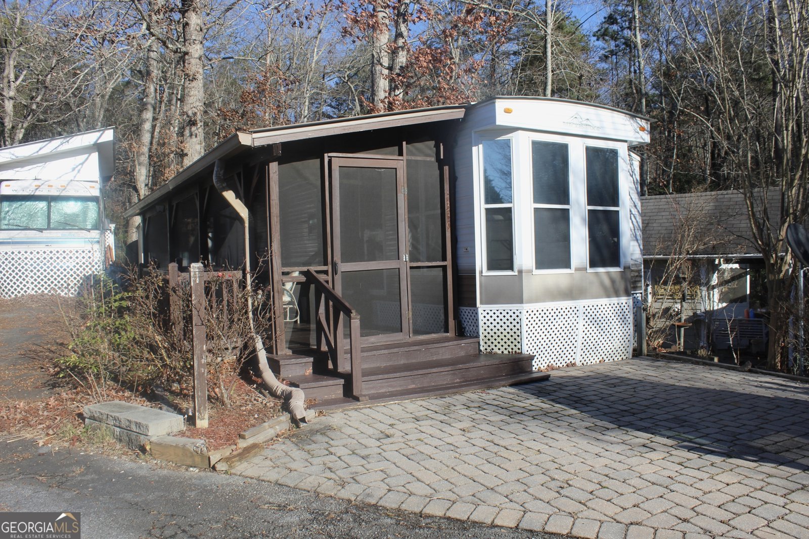 183 Holiday Loop Cleveland - Photo 1