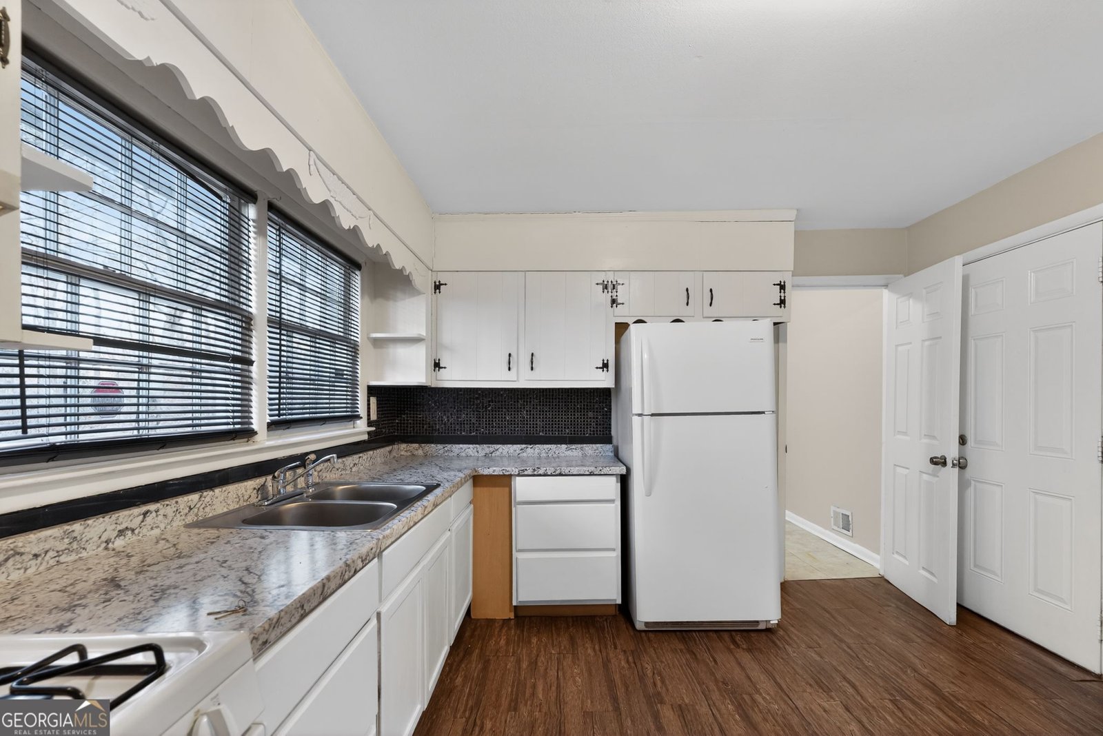 6293 Longino Drive Union City - Photo 16