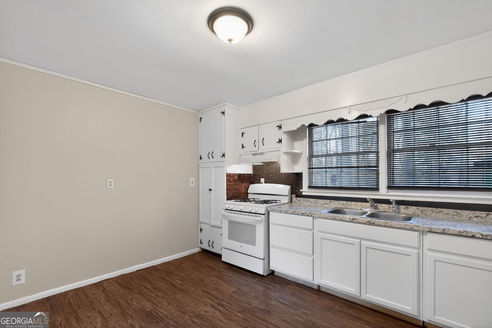 6293 Longino Drive Union City - Photo 17