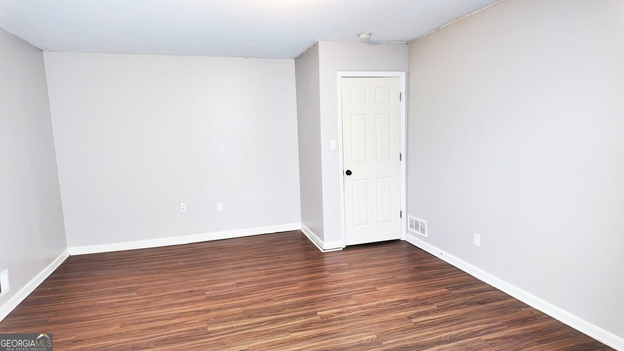 586 Stonehedge Drive Stone Mountain - Photo 8