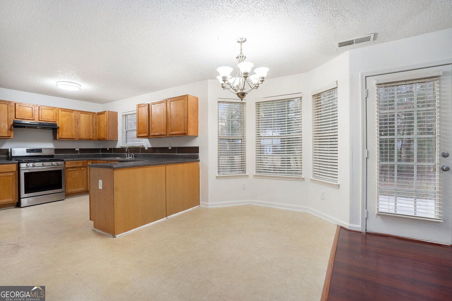 4639 Ruby Forrest Drive Stone Mountain - Photo 9