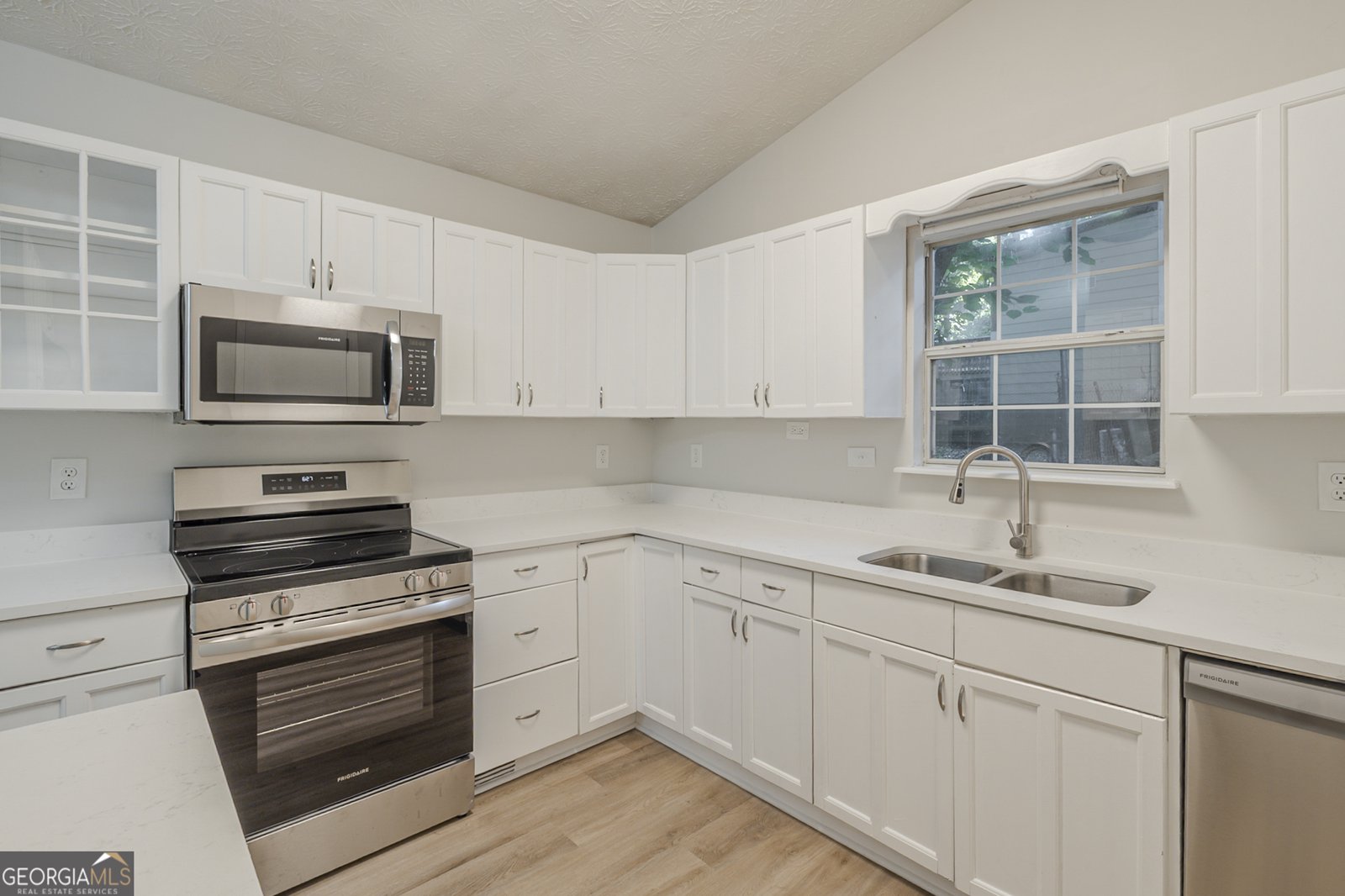 230 MIMOSA Lane Stockbridge - Photo 8