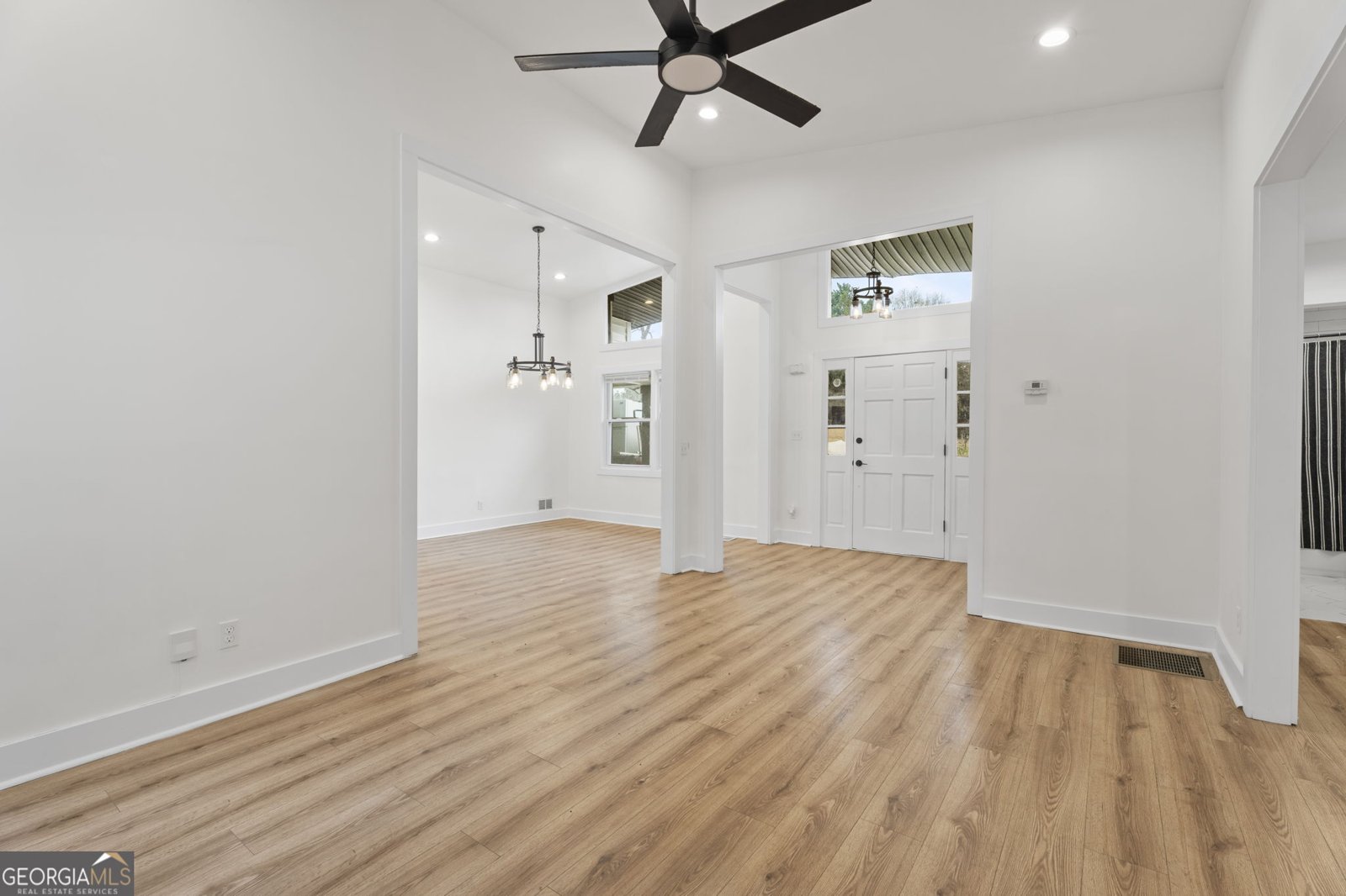 462 Emmett Street Riverdale - Photo 16