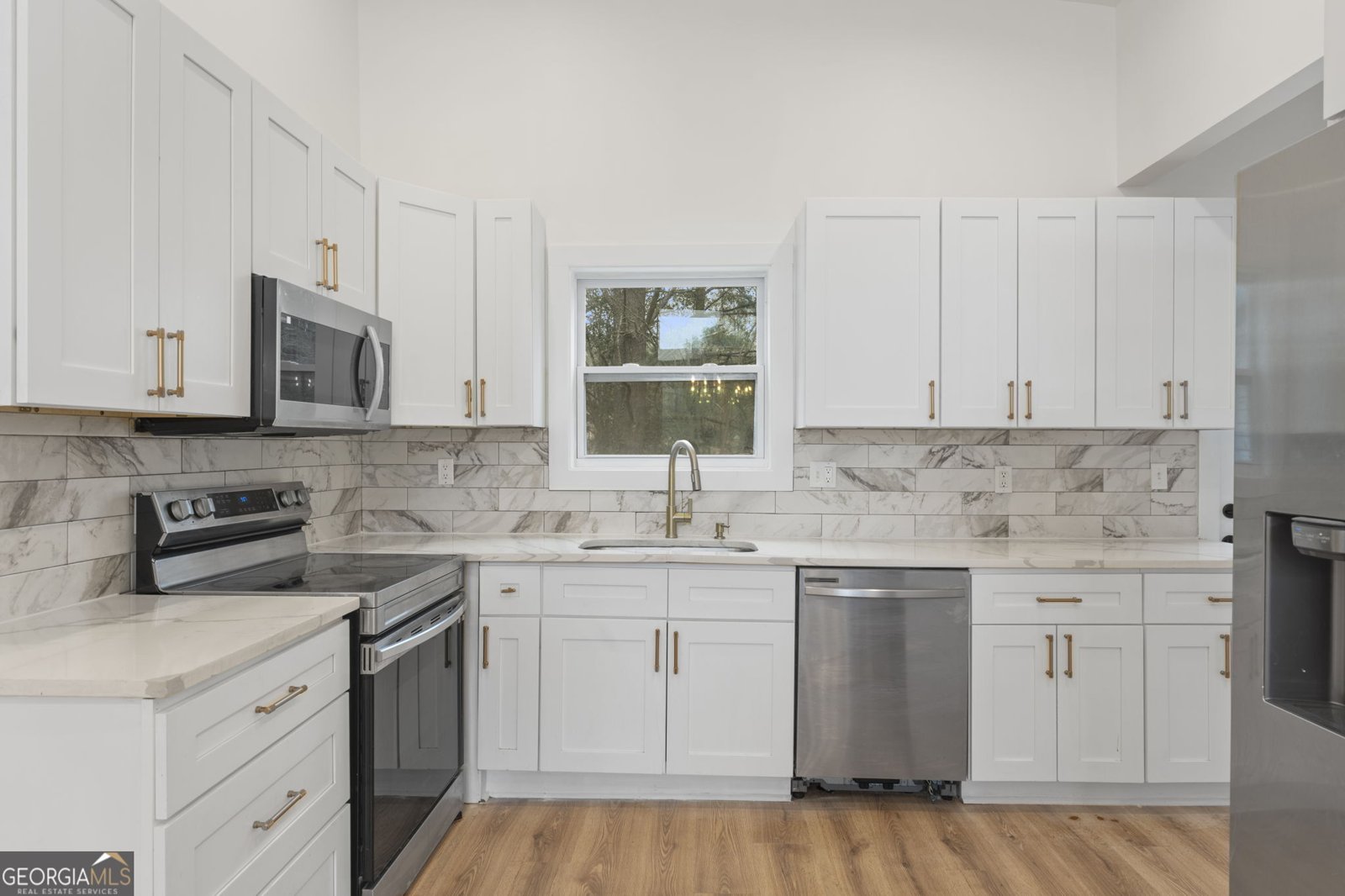 462 Emmett Street Riverdale - Photo 18