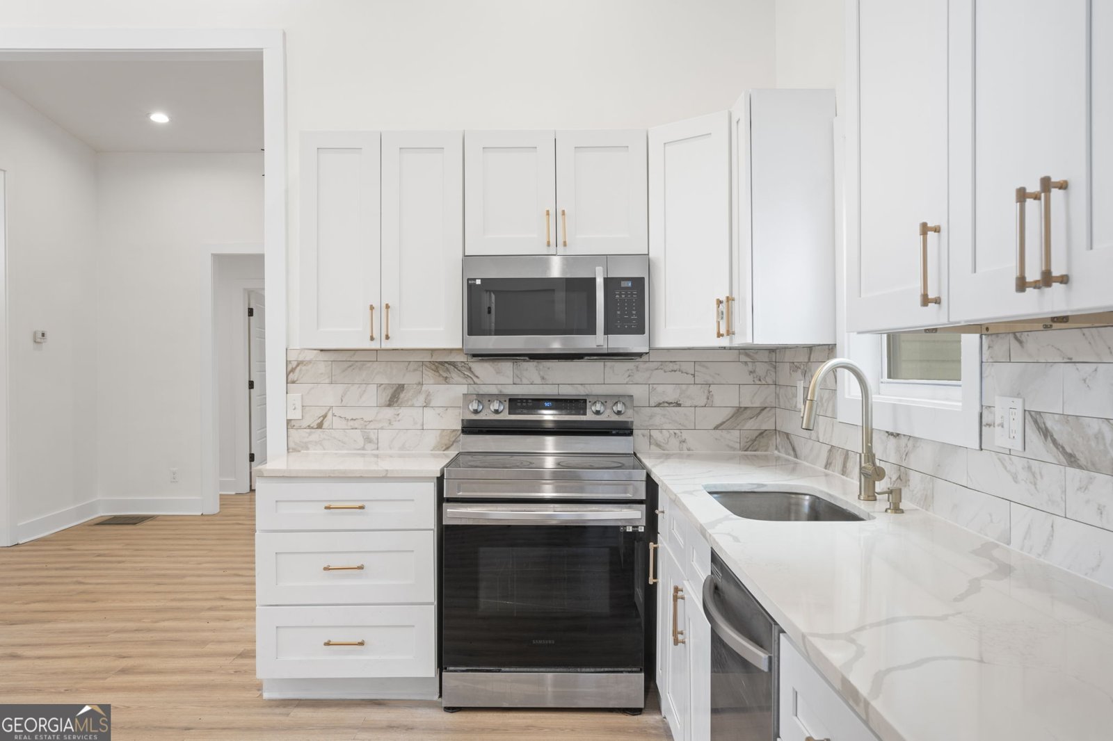 462 Emmett Street Riverdale - Photo 19