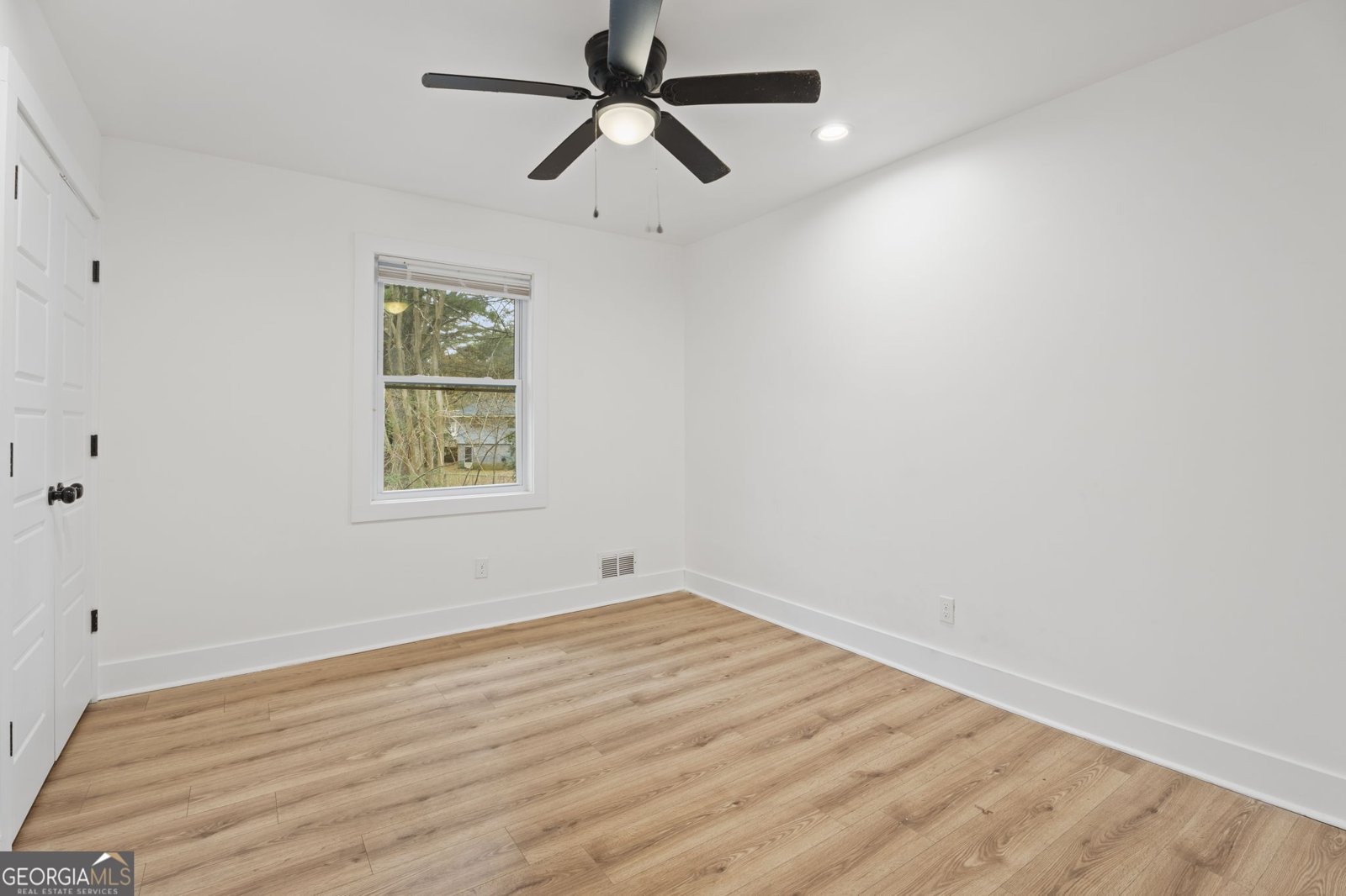 462 Emmett Street Riverdale - Photo 29