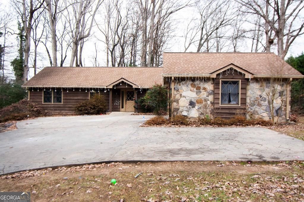1894 Windburn Court Snellville - Photo 1