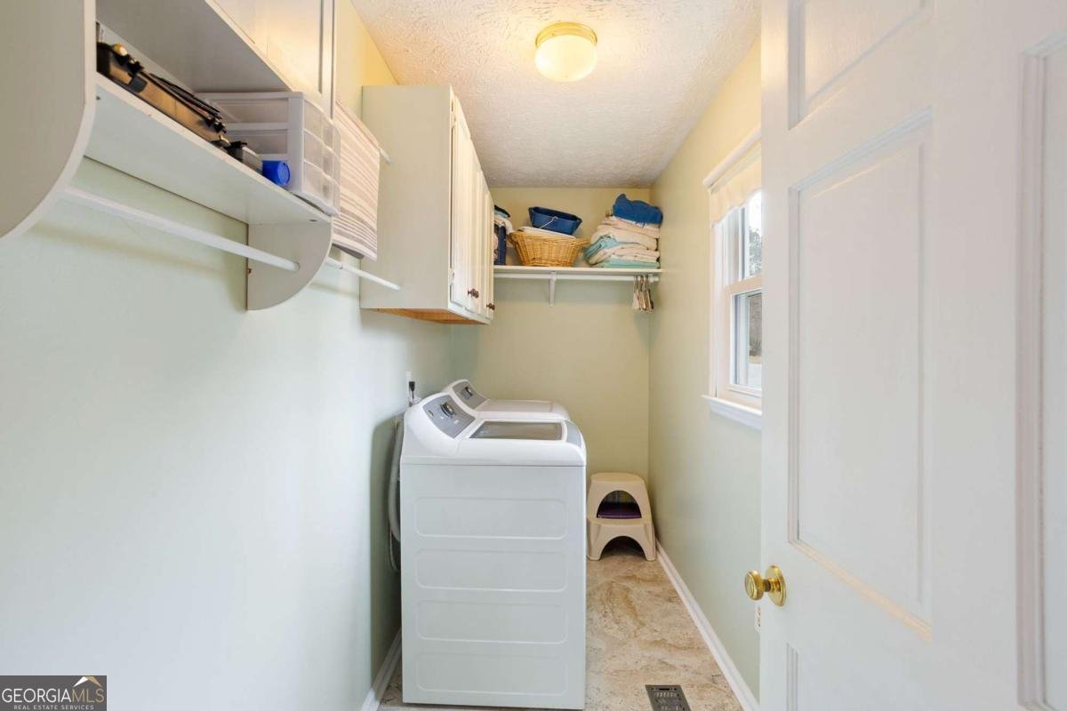 1027 Peace Drive Kennesaw - Photo 16