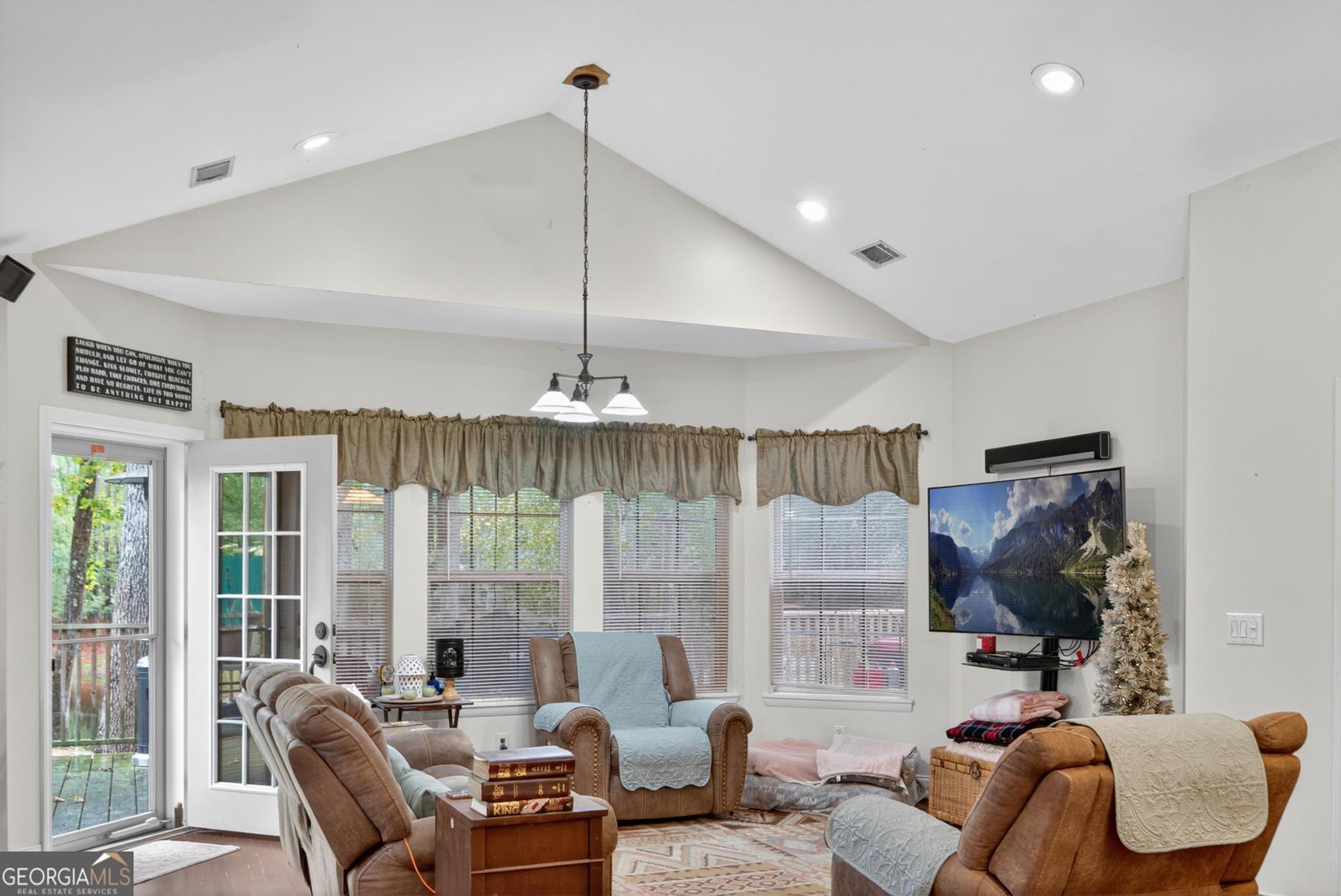 363 Dover Road Sylvania - Photo 8