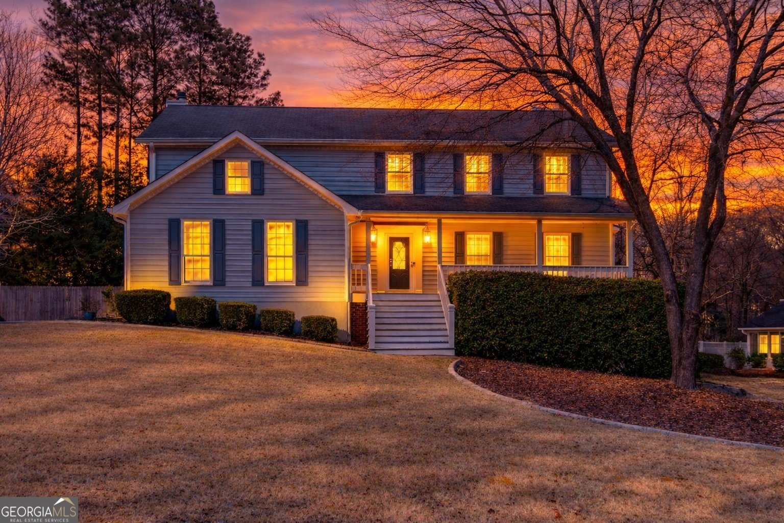 1974 Emerson Lake Circle Snellville - Photo 1