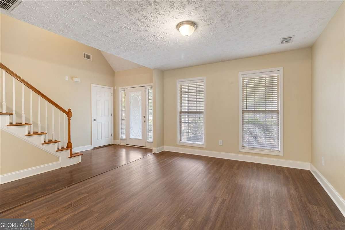 212 Hedgewood Drive Hampton - Photo 8