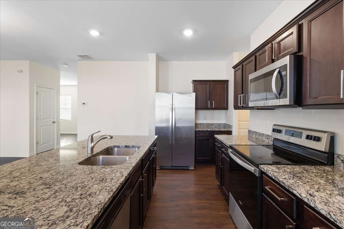 4394 Kendrick Circle Loganville - Photo 9