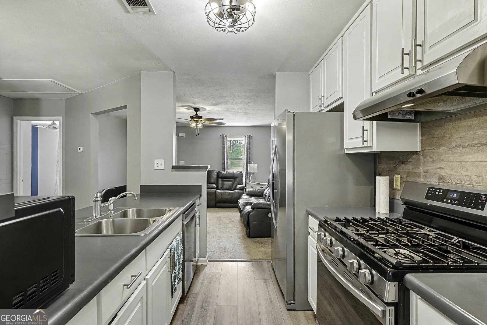 136 Glynn Addy Drive Stockbridge - Photo 9