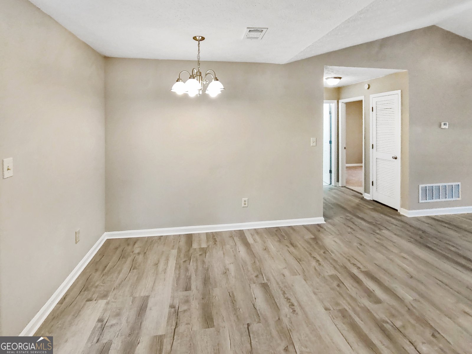 220 Peach Forest Place Douglasville - Photo 6