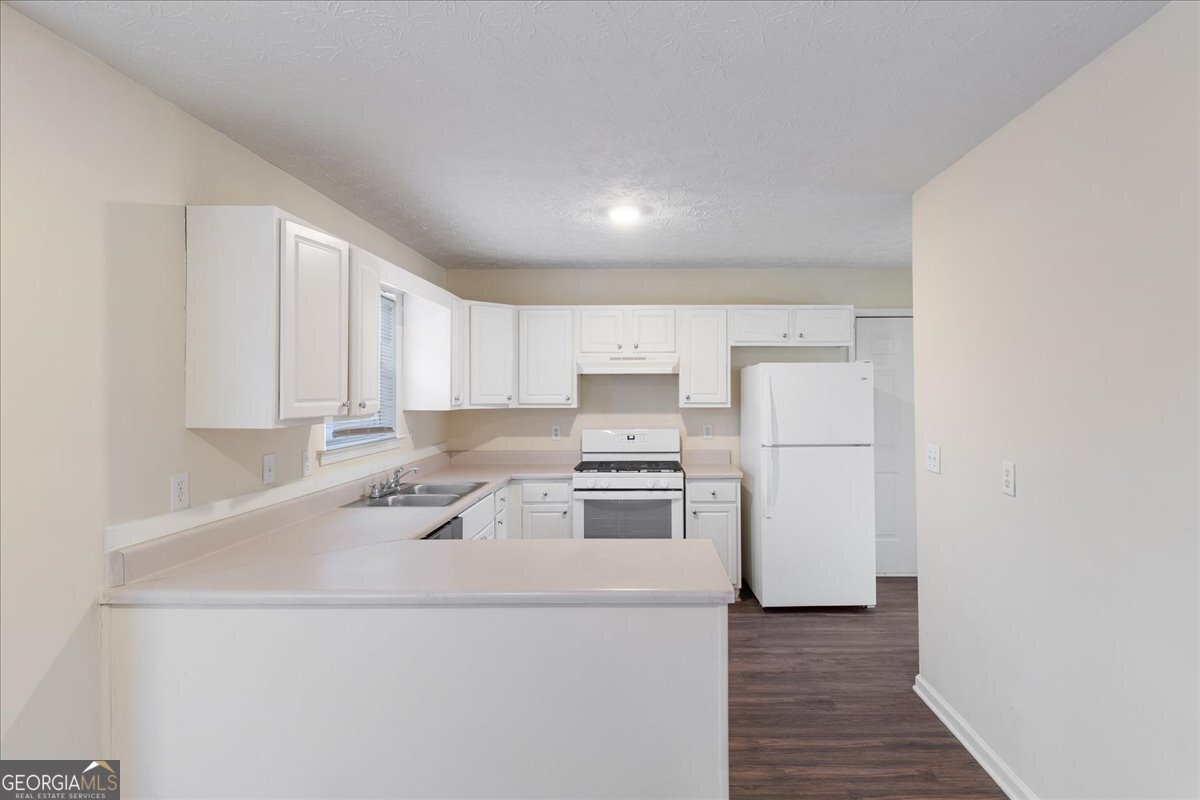 300 Carriage Lake Lane Stockbridge - Photo 10