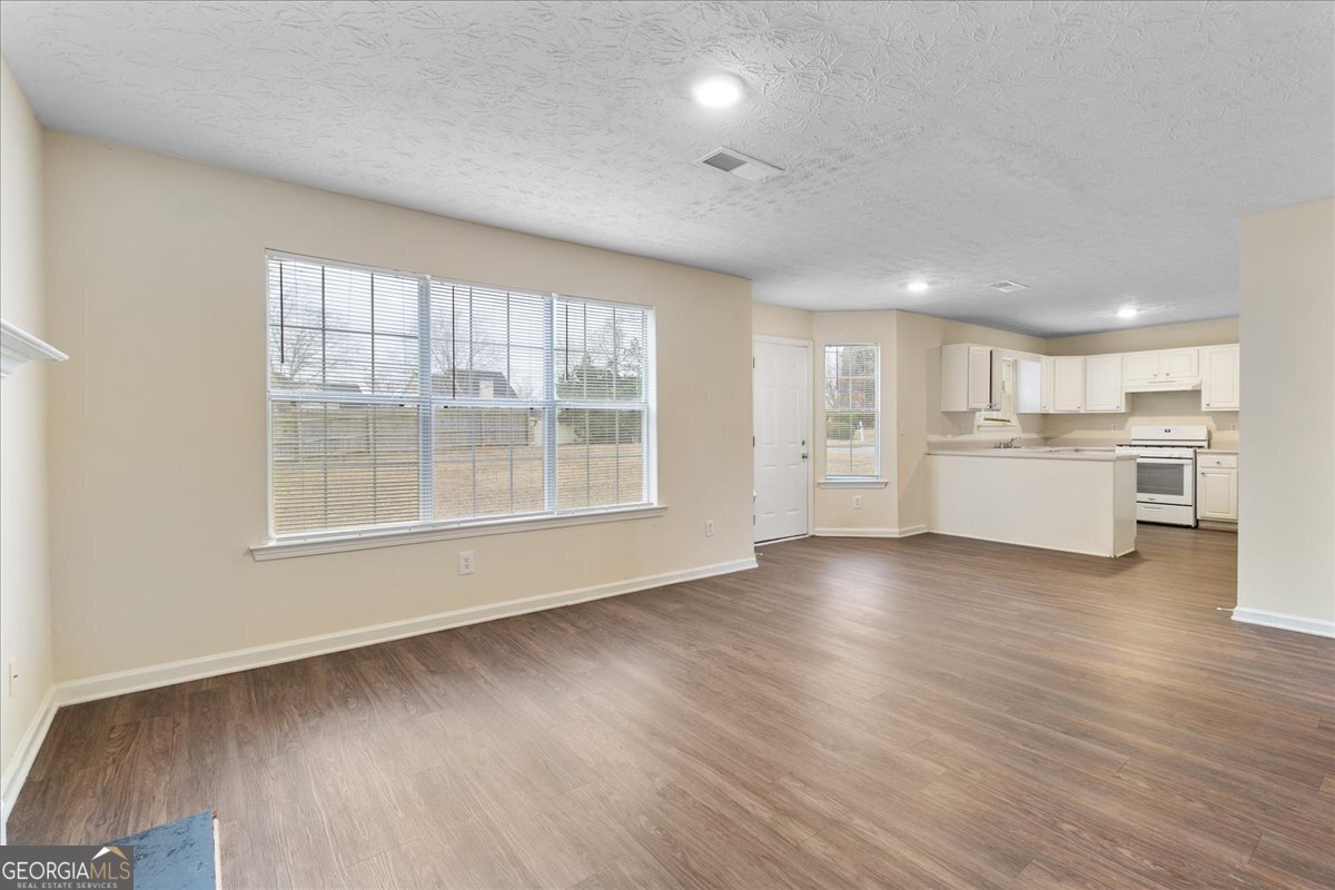 300 Carriage Lake Lane Stockbridge - Photo 16