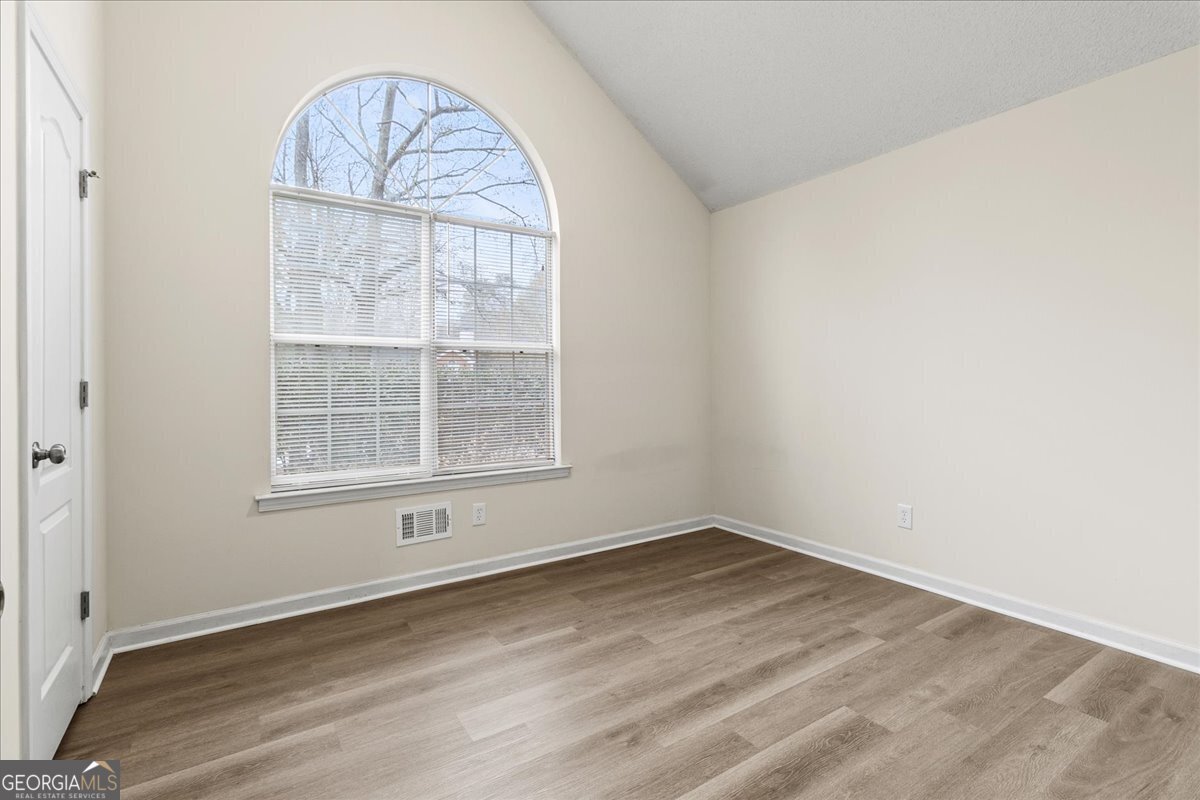 401 Streamview Lane Stockbridge - Photo 25