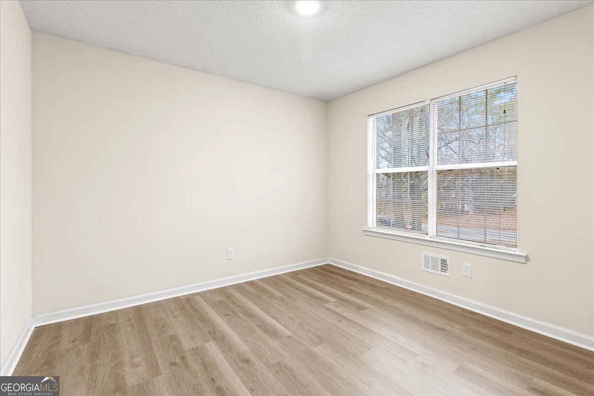 401 Streamview Lane Stockbridge - Photo 26