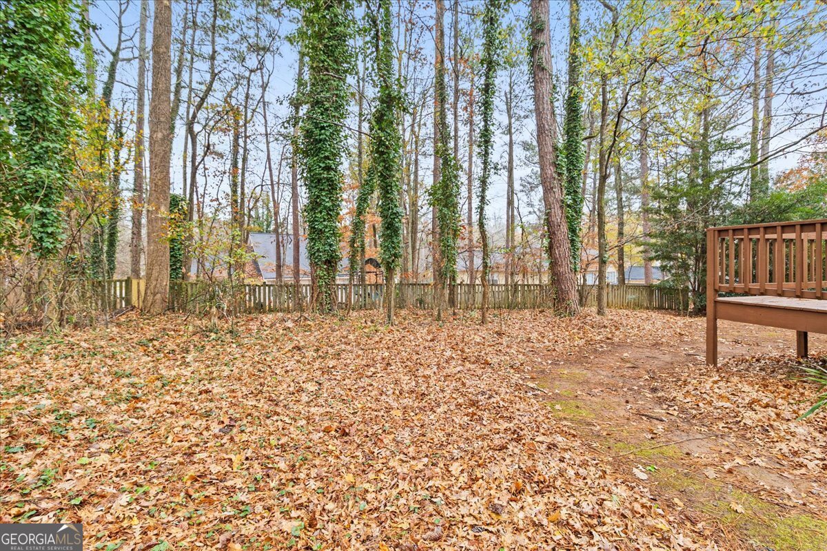 401 Streamview Lane Stockbridge - Photo 33