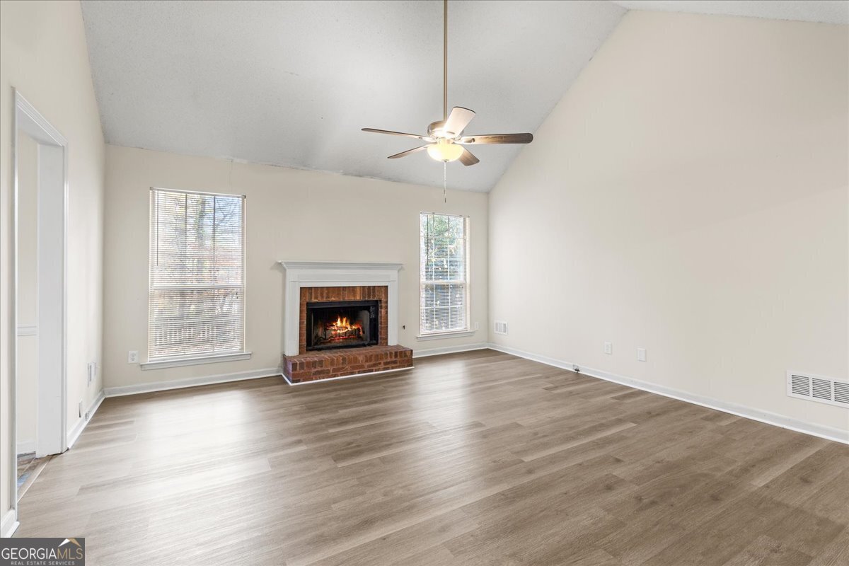 401 Streamview Lane Stockbridge - Photo 6