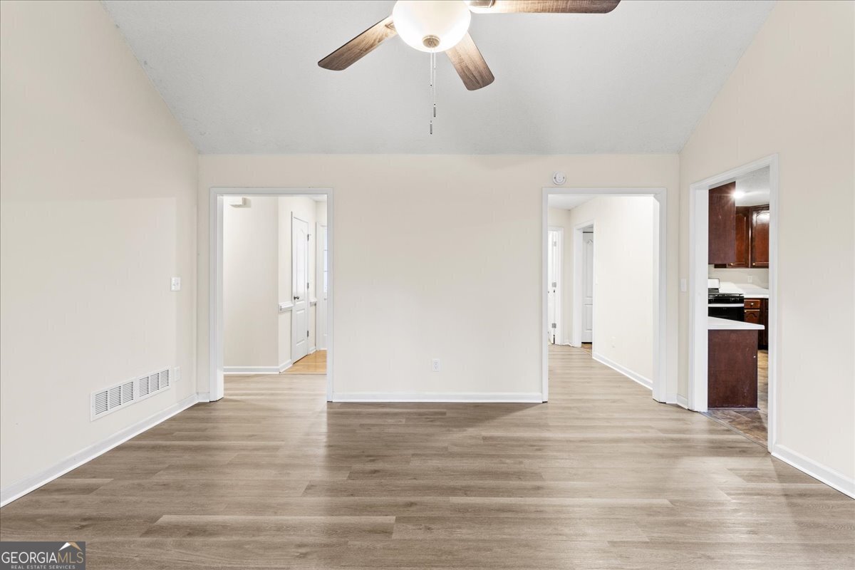 401 Streamview Lane Stockbridge - Photo 8