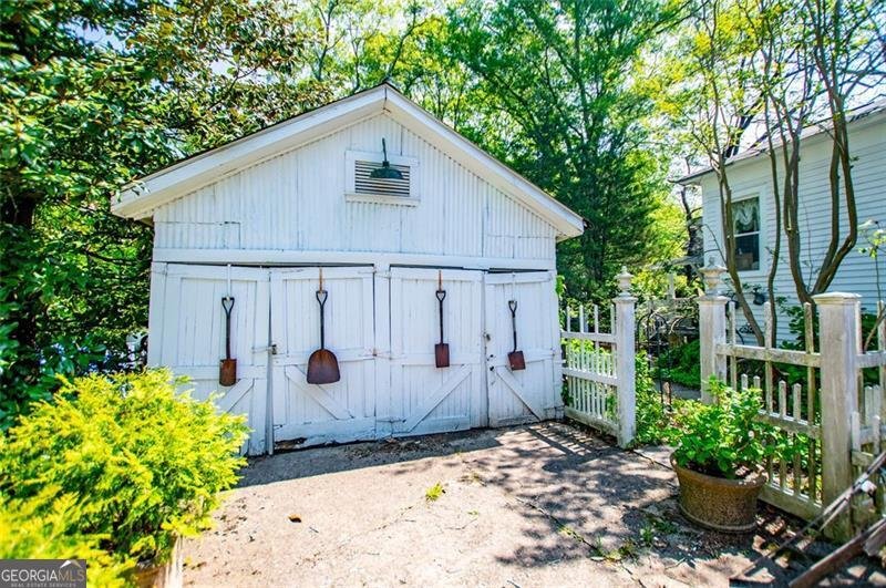 8612 CAMPBELLTON Street Douglasville - Photo 6