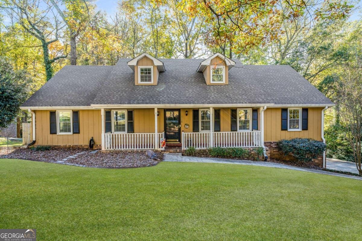 445 Bruce Way Lilburn - Photo 1