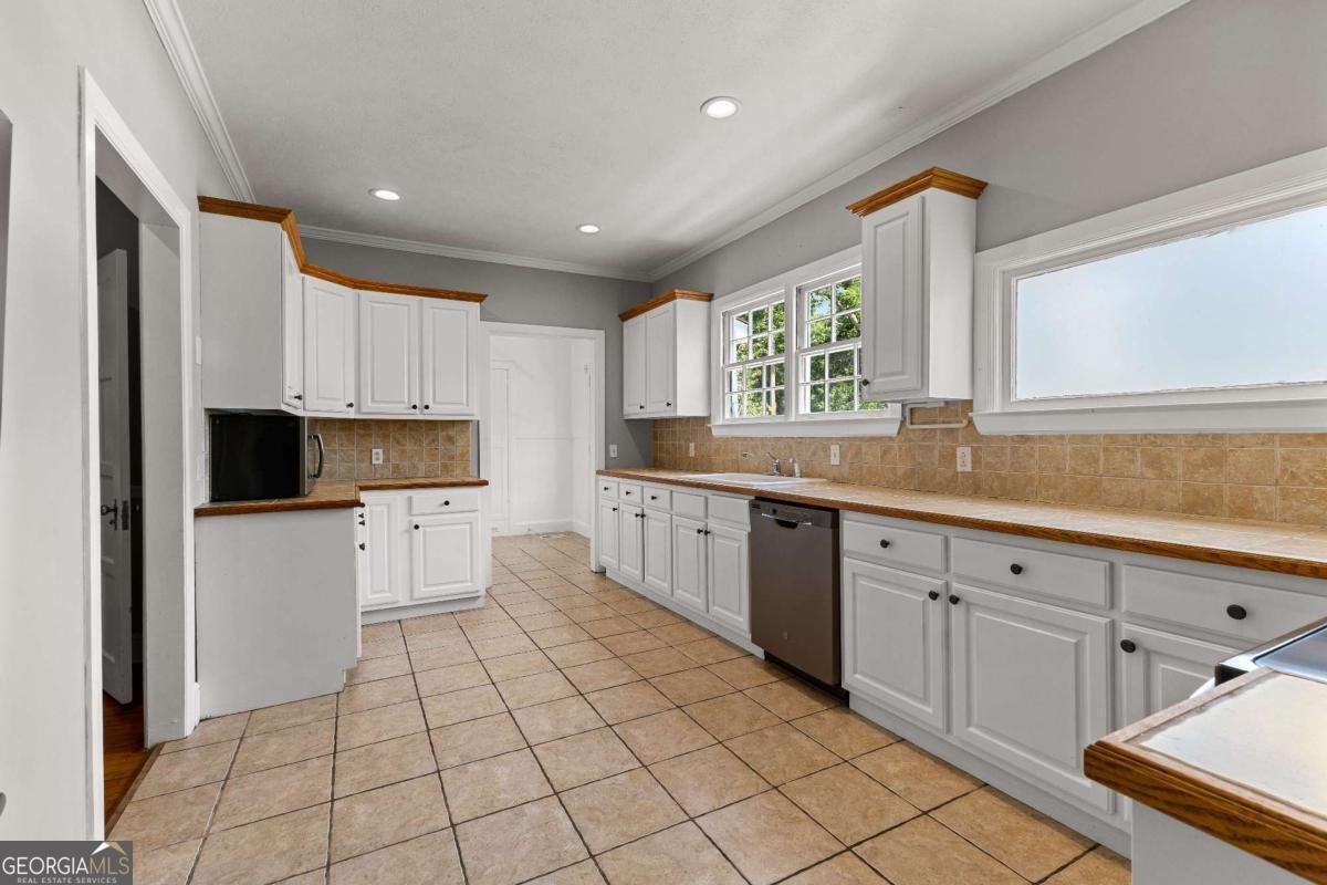 404 Thurston Avenue Thomaston - Photo 20