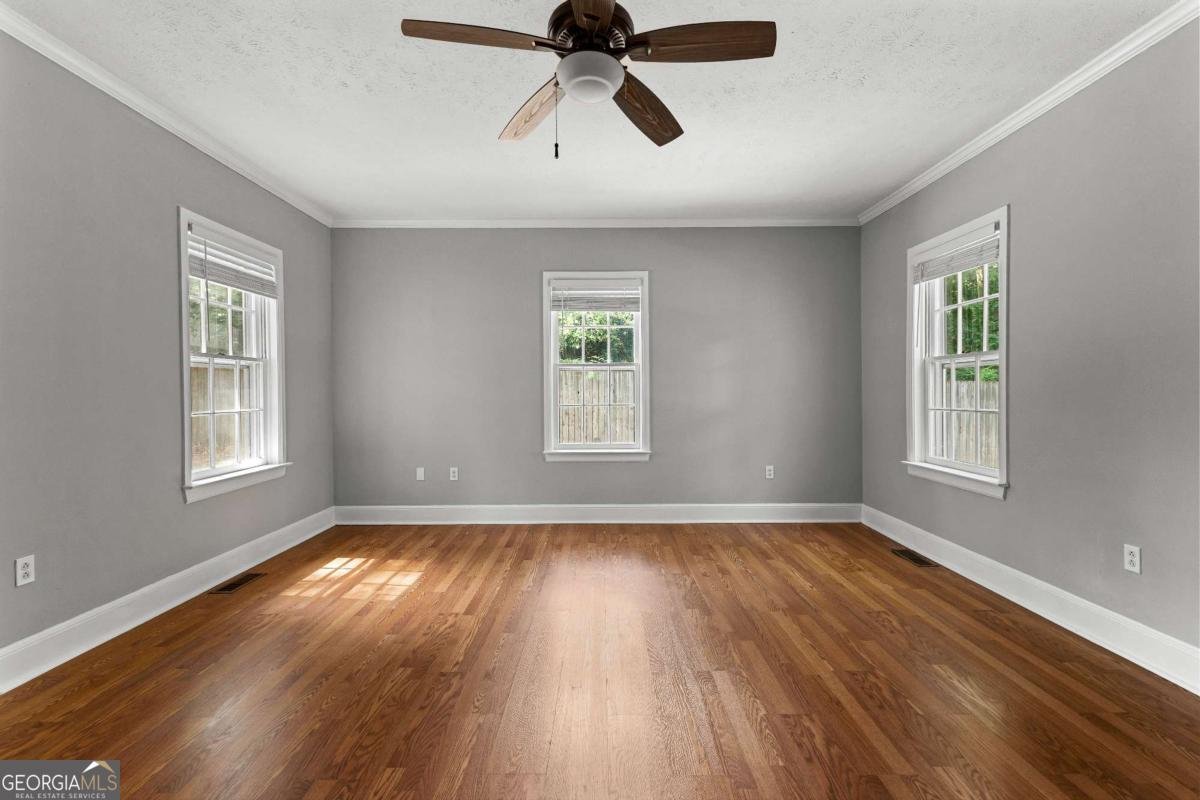 404 Thurston Avenue Thomaston - Photo 32