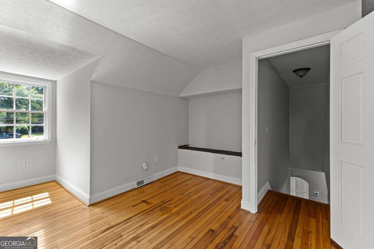 404 Thurston Avenue Thomaston - Photo 35