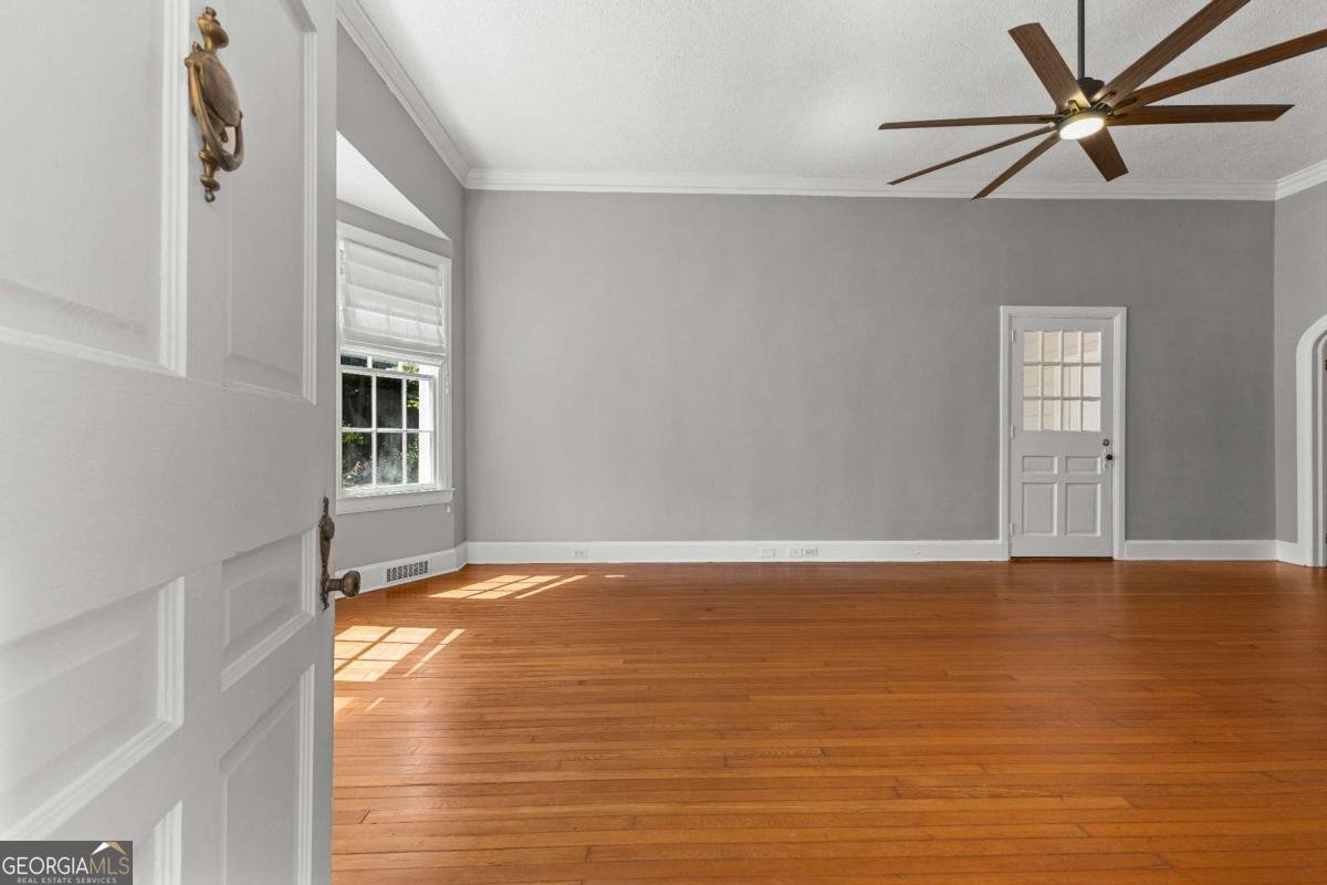 404 Thurston Avenue Thomaston - Photo 9