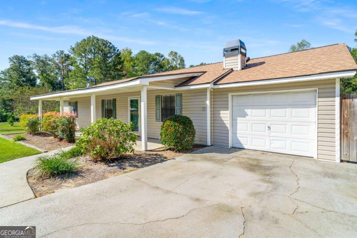 1141 Holly Hills Drive Lilburn - Photo 1