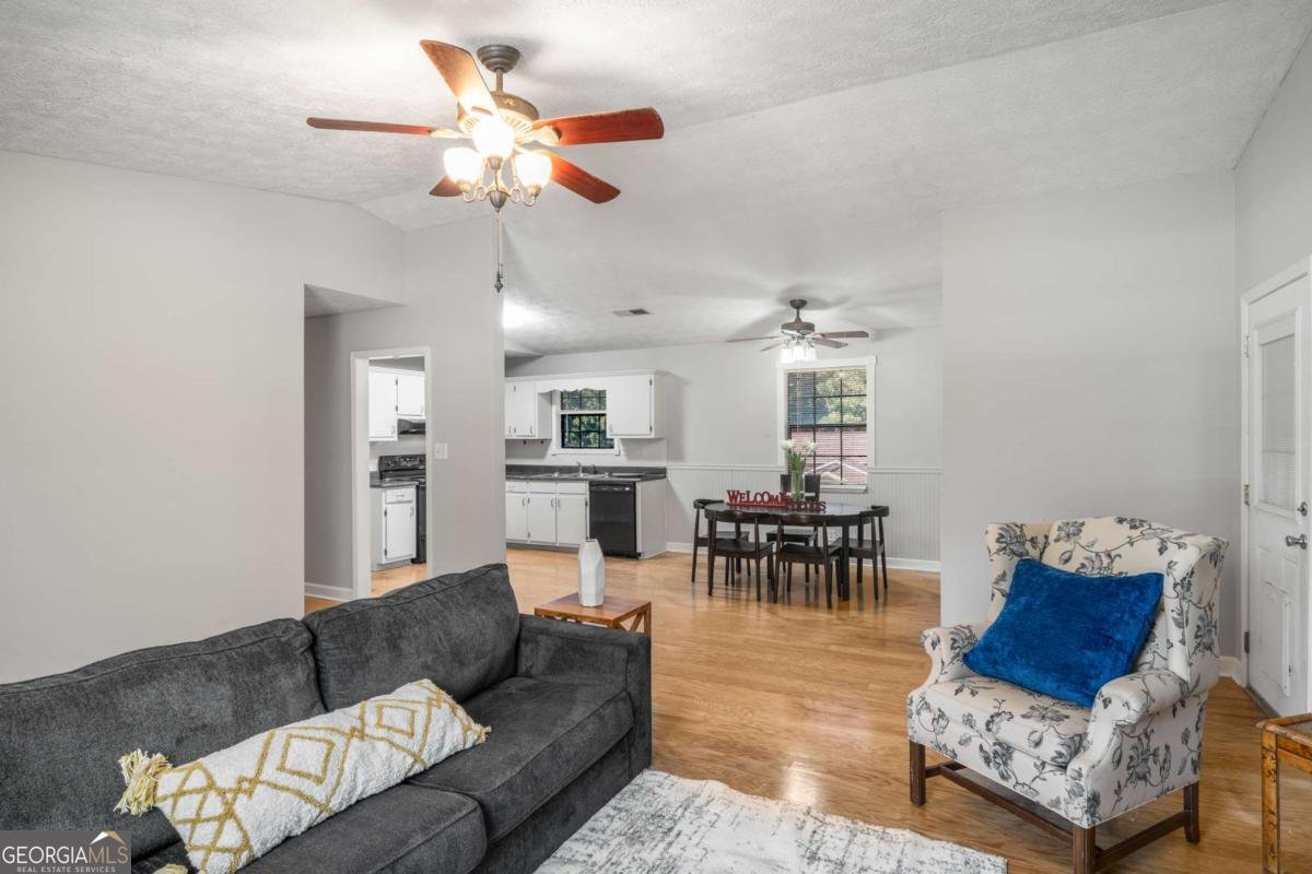 1141 Holly Hills Drive Lilburn - Photo 9